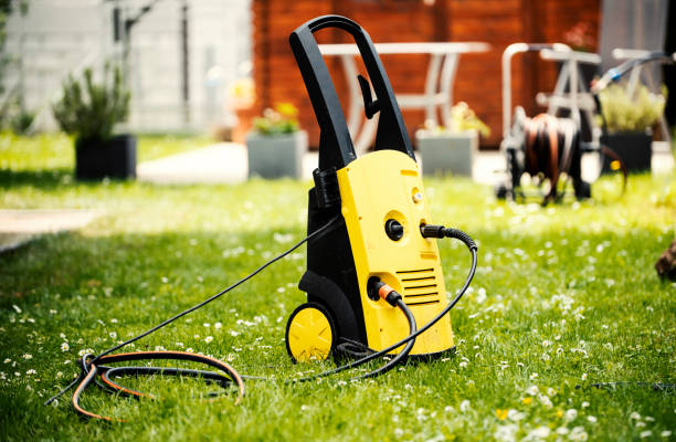 Best Pool Deck Cleaning  in Devola, OH